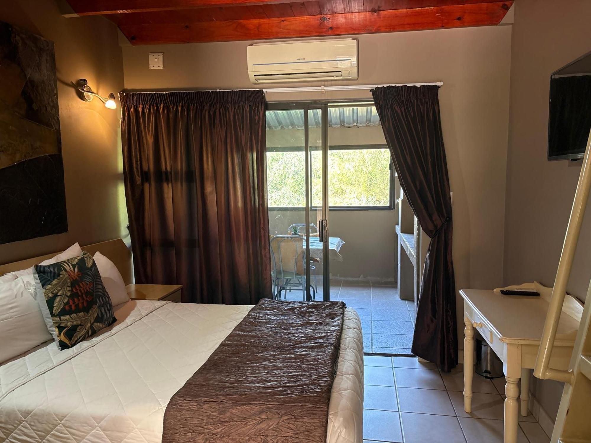 Bloem Spa Hotel & Conference Bloemfontein Bagian luar foto