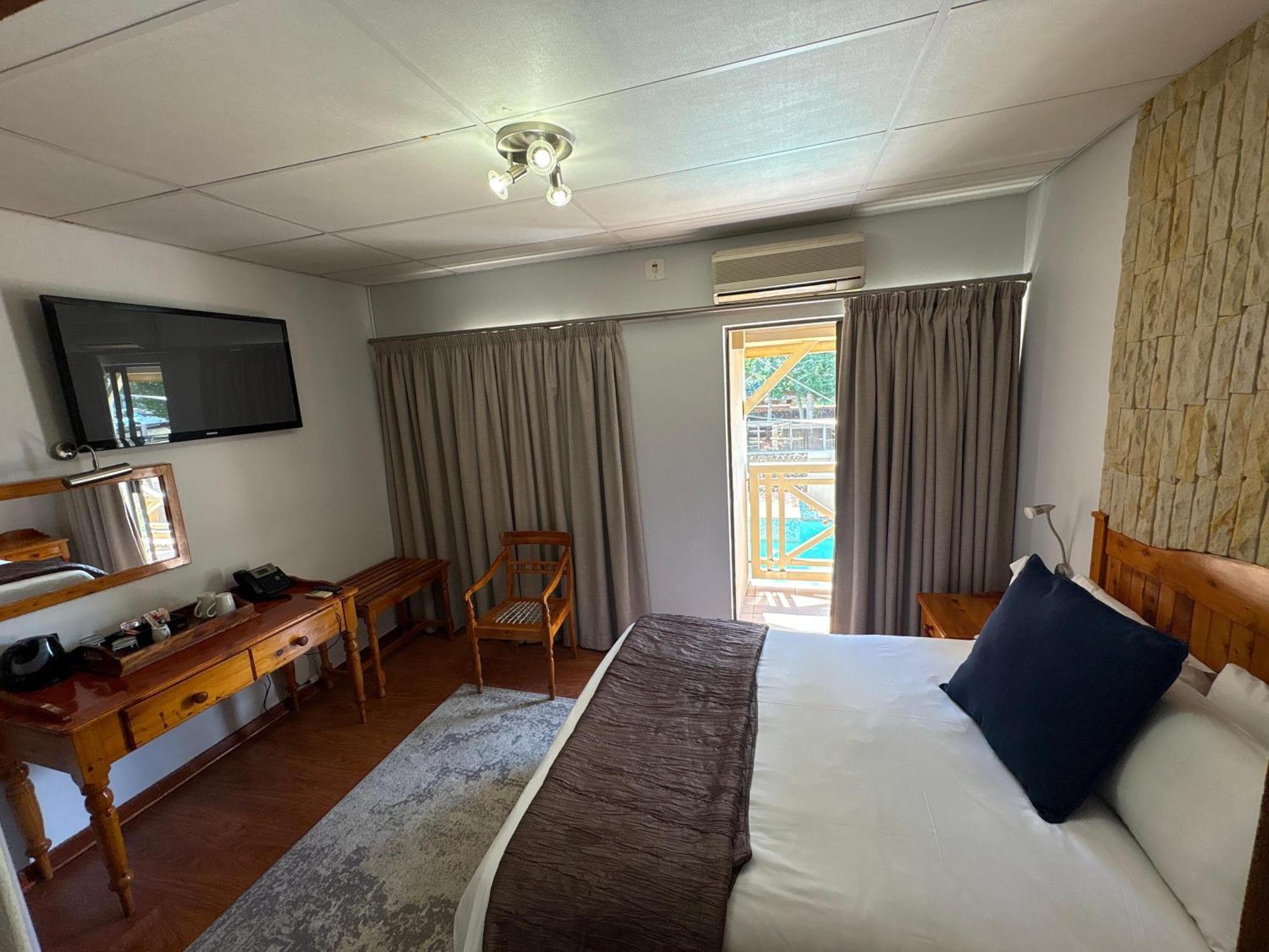 Bloem Spa Hotel & Conference Bloemfontein Bagian luar foto