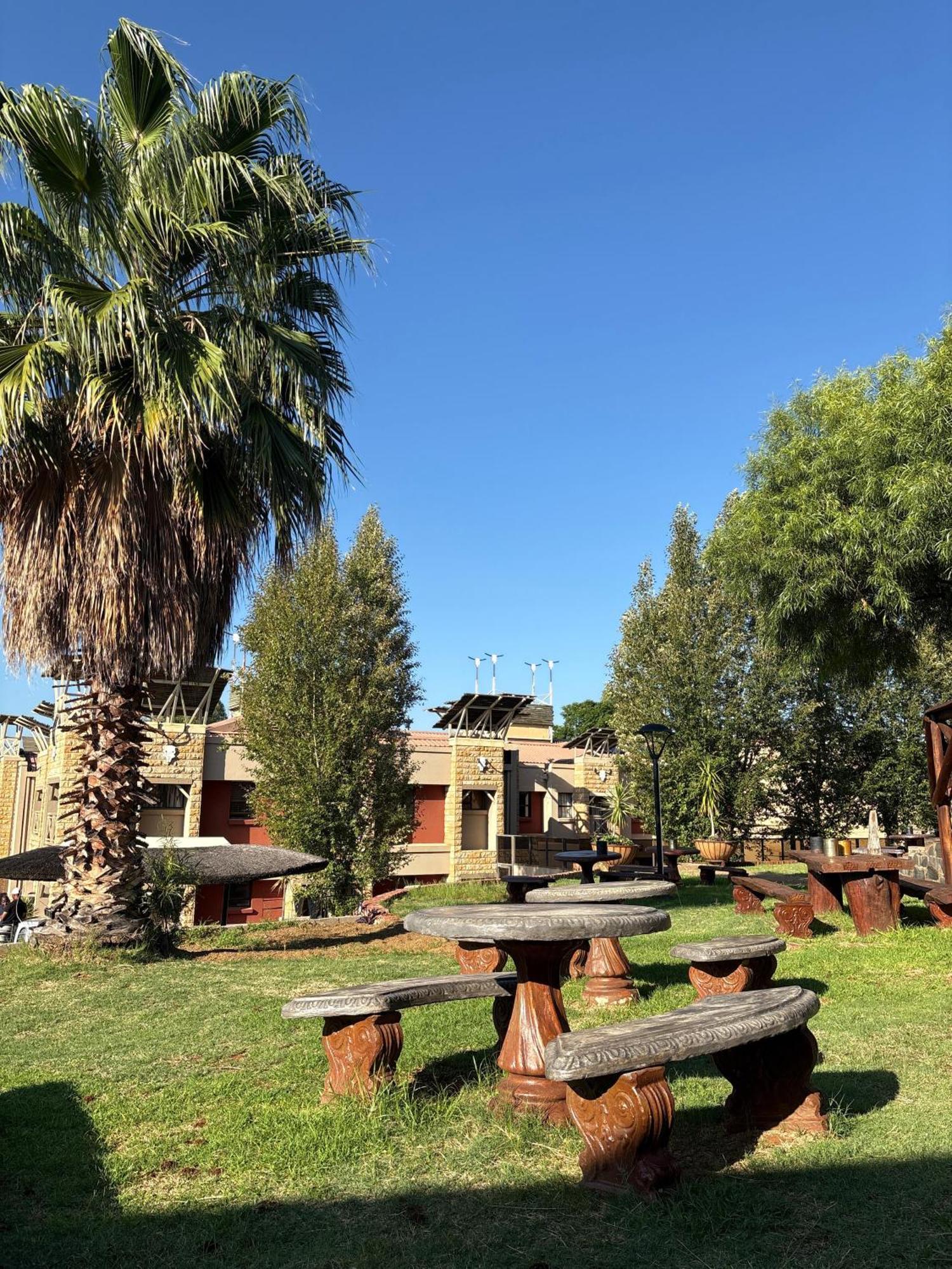 Bloem Spa Hotel & Conference Bloemfontein Bagian luar foto