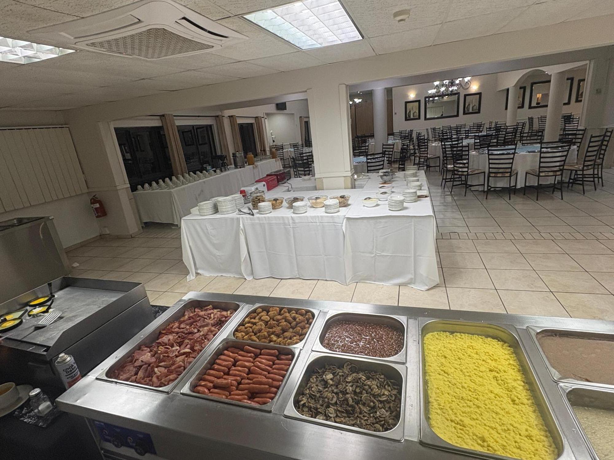 Bloem Spa Hotel & Conference Bloemfontein Bagian luar foto